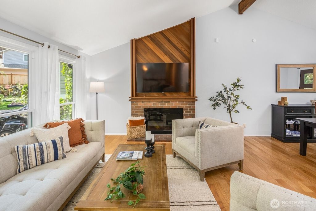 Photo of 11828 NE 103rd Place, Kirkland, WA 98033 (MLS # 2477560)