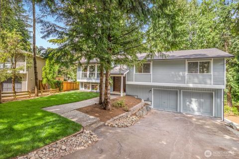 Photo of 11828 NE 103rd Place, Kirkland, WA 98033 (MLS # 2477560)