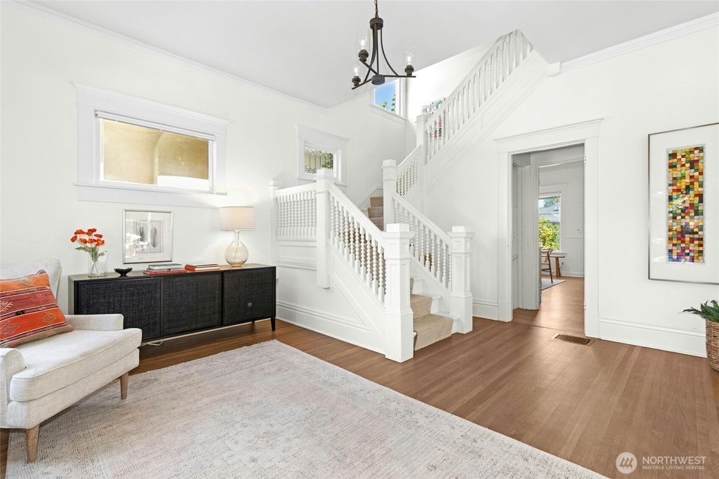 Photo of 712 17th Avenue E, Seattle, WA 98112 (MLS # 2412586)