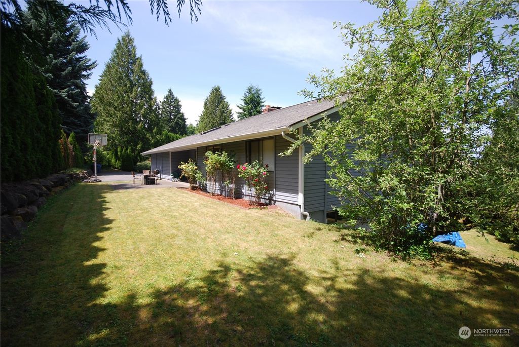 Photo of 15613 SE 43rd Street, Bellevue, WA 98006 (MLS # 2127743)