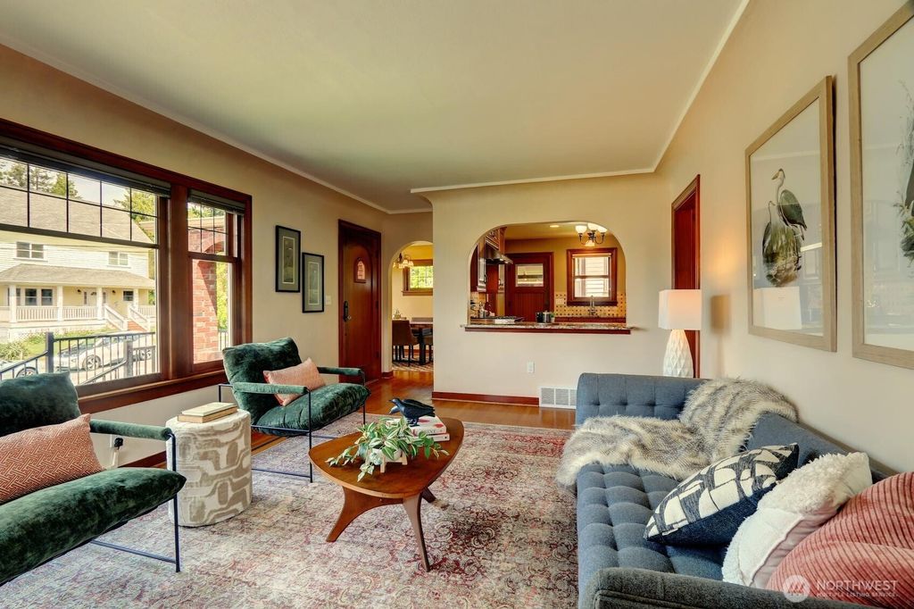 Photo of 511 NE 91st Street, Seattle, WA 98115 (MLS # 2378896)