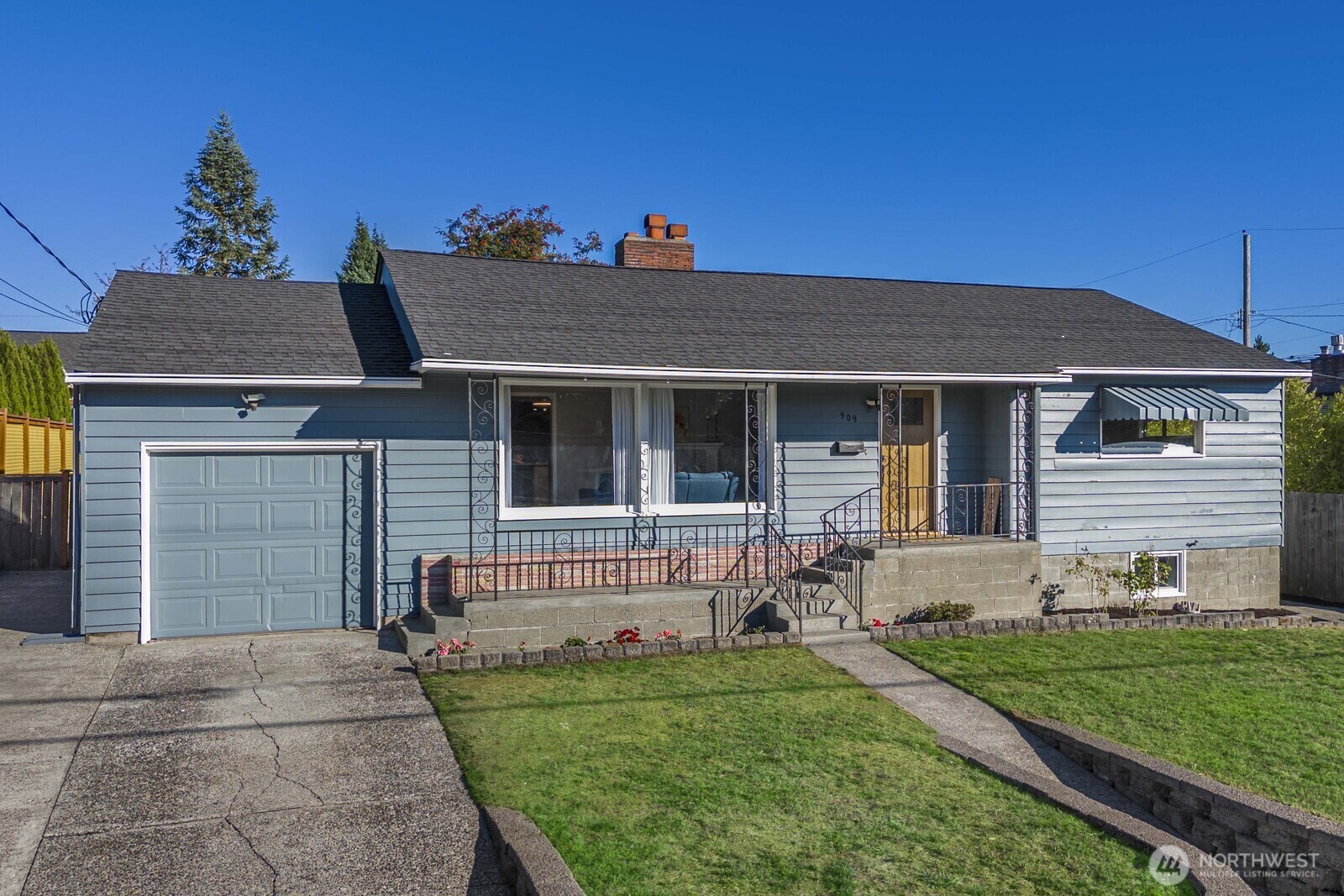 909 N Huson Street