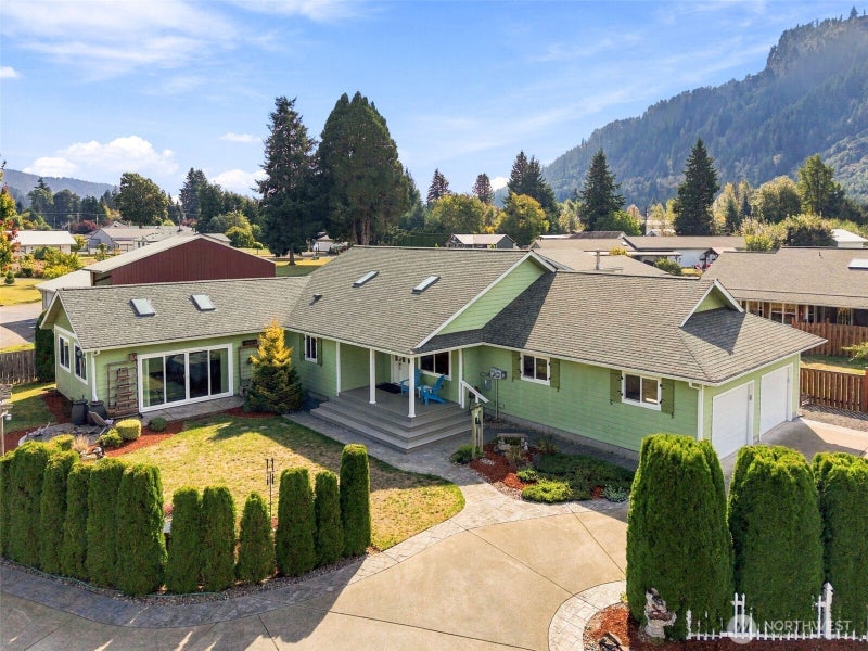 120 River Way