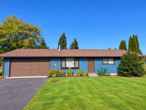 Photo of 1717 Sandalwood Street, Mount Vernon, WA 98273 (MLS # 2598460)