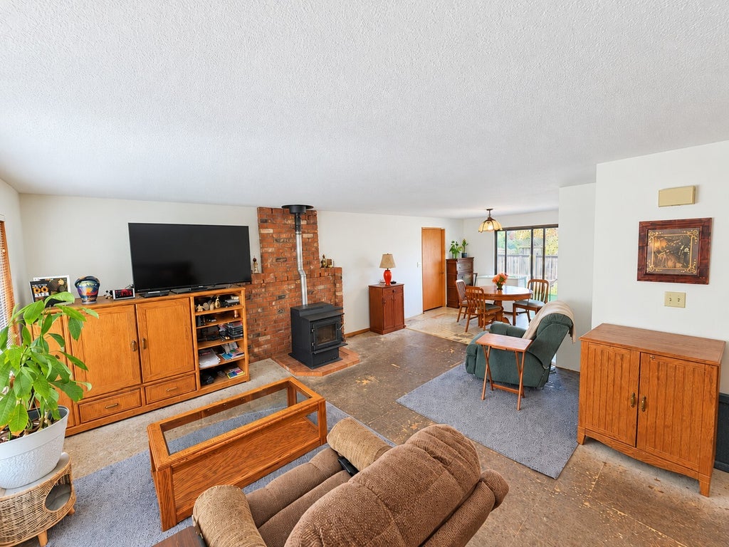 Photo of 1717 Sandalwood Street, Mount Vernon, WA 98273 (MLS # 2598460)