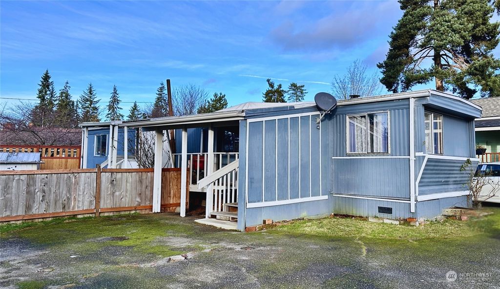 Photo of 17410 52nd Avenue W #10, Lynnwood, WA 98037 (MLS # 2315590)