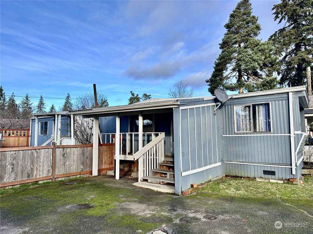 Photo of 17410 52nd Avenue W #10, Lynnwood, WA 98037 (MLS # 2315590)