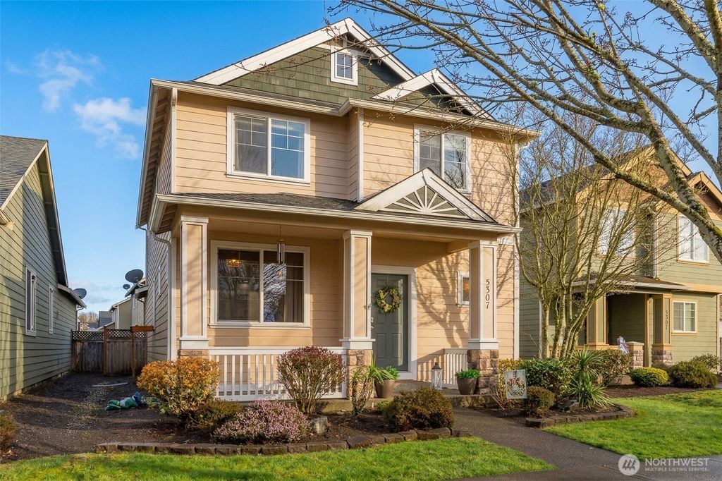 Photo of 5307 Balustrade Boulevard SE, Lacey, WA 98513 (MLS # 2501229)