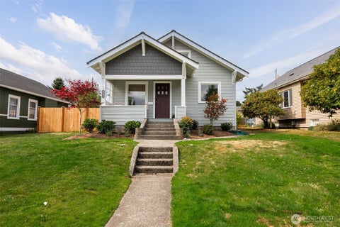 Photo of 2018 Oakes Avenue, Everett, WA 98201 (MLS # 2577905)