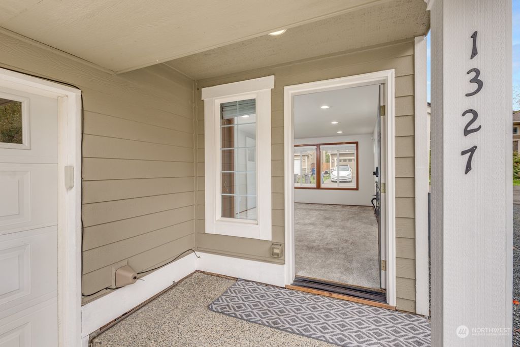 Photo of 1327 149th Place SW, Lynnwood, WA 98087 (MLS # 2176926)