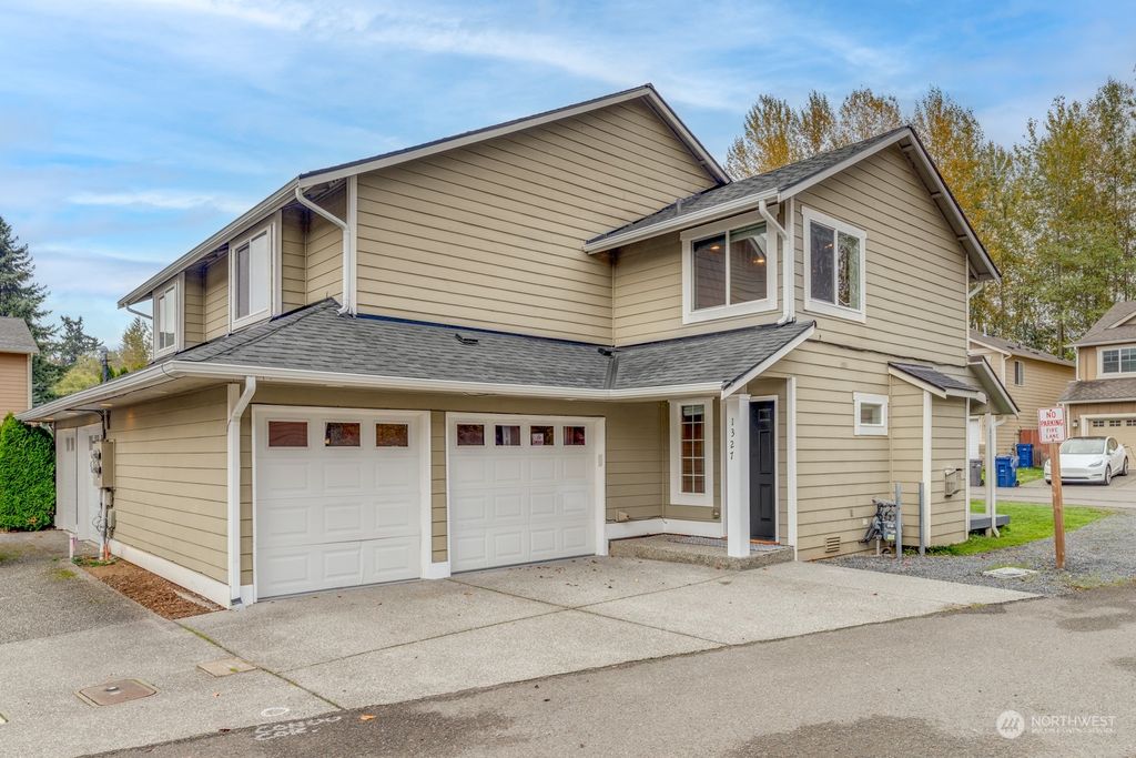Photo of 1327 149th Place SW, Lynnwood, WA 98087 (MLS # 2176926)