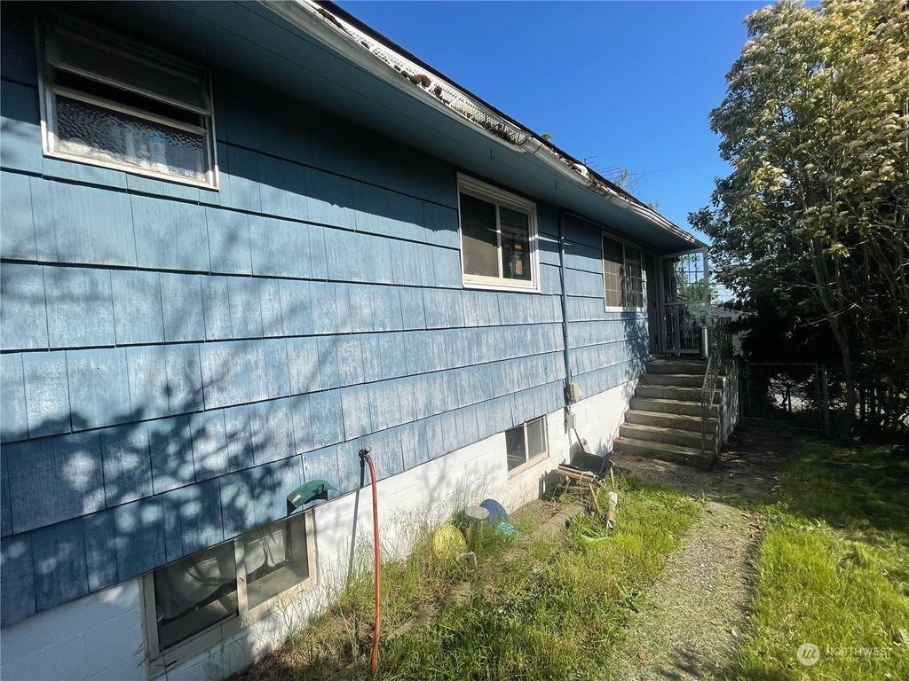 Photo of 5116 S Brighton Street, Seattle, WA 98118 (MLS # 2147626)