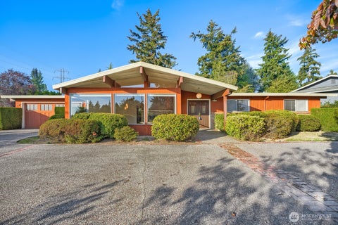 Photo of 12404 SE 25th Place, Bellevue, WA 98005 (MLS # 2593027)