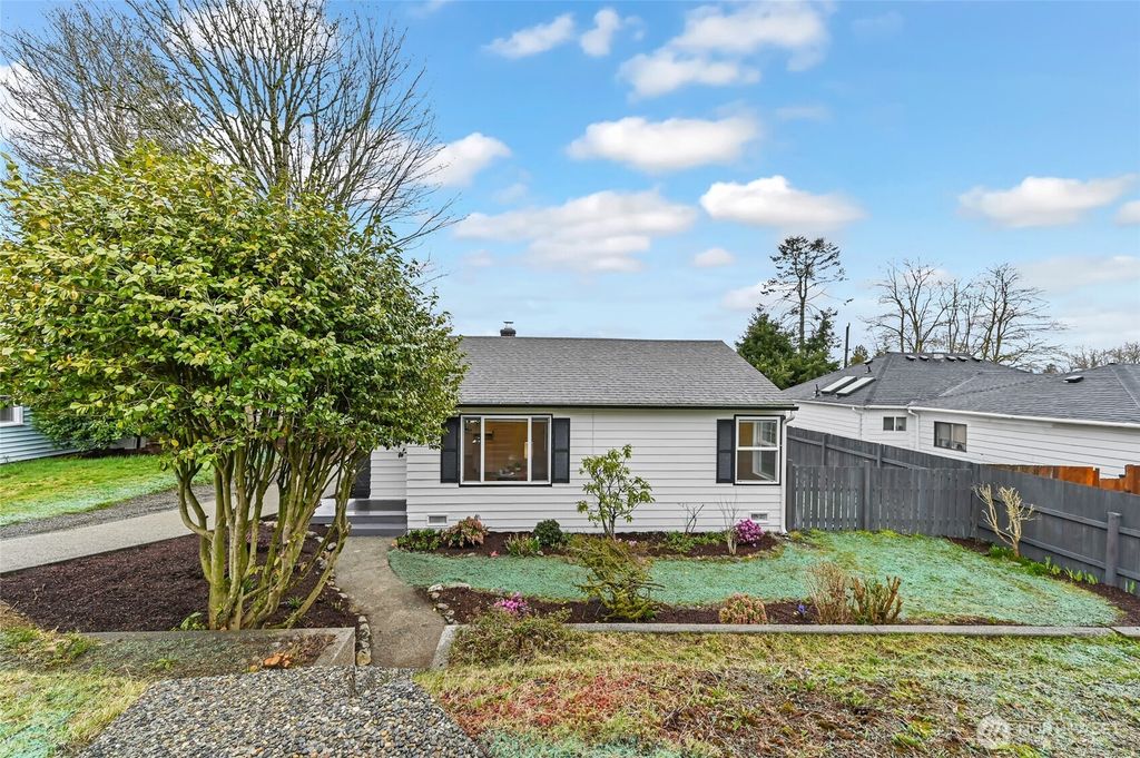 Photo of 7058 S 127th Street, Seattle, WA 98178 (MLS # 2343590)