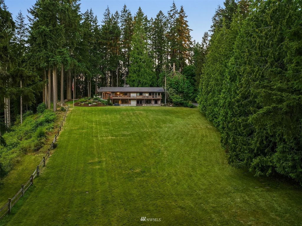 Photo of 6001 204th Place NE, Redmond, WA 98053 (MLS # 1968443)