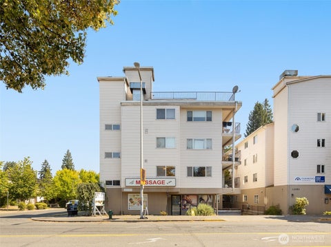 Photo of 12056 15th Avenue NE #201, Seattle, WA 98125 (MLS # 2571544)