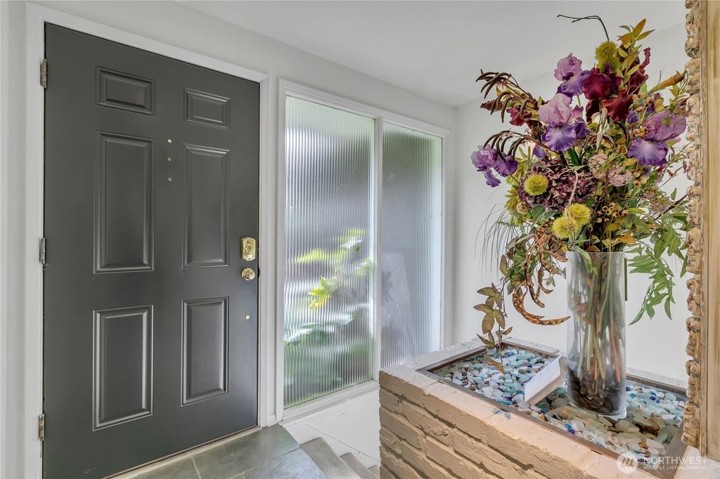 Photo of 258 SW 176th Place, Normandy Park, WA 98166 (MLS # 2511539)