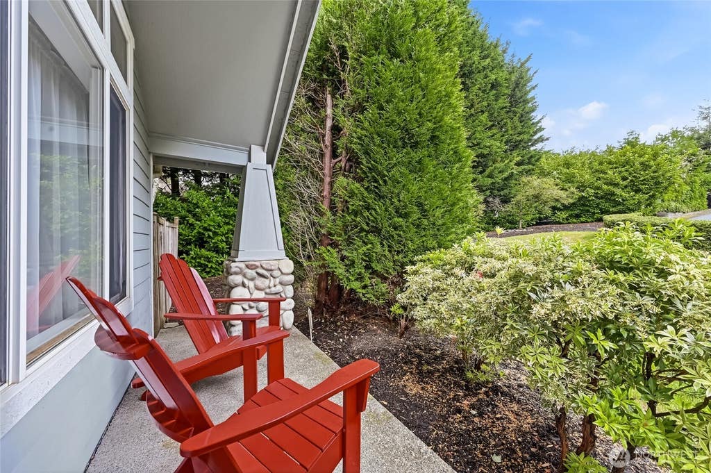 Photo of 2419 NE 14th Street, Renton, WA 98056 (MLS # 2561942)