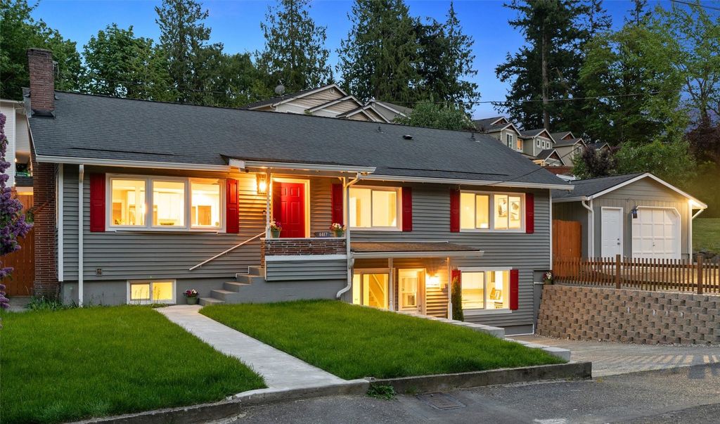 Photo of 4417 Grand Avenue, Everett, WA 98203 (MLS # 2373606)