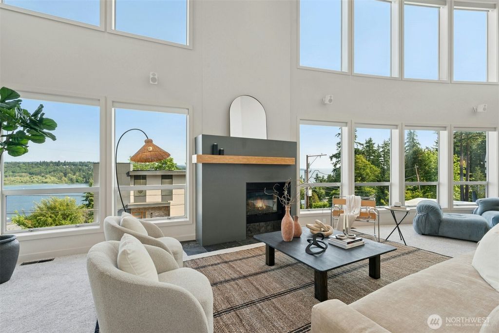 Photo of 8812 NE 117th Place, Kirkland, WA 98034 (MLS # 2426656)