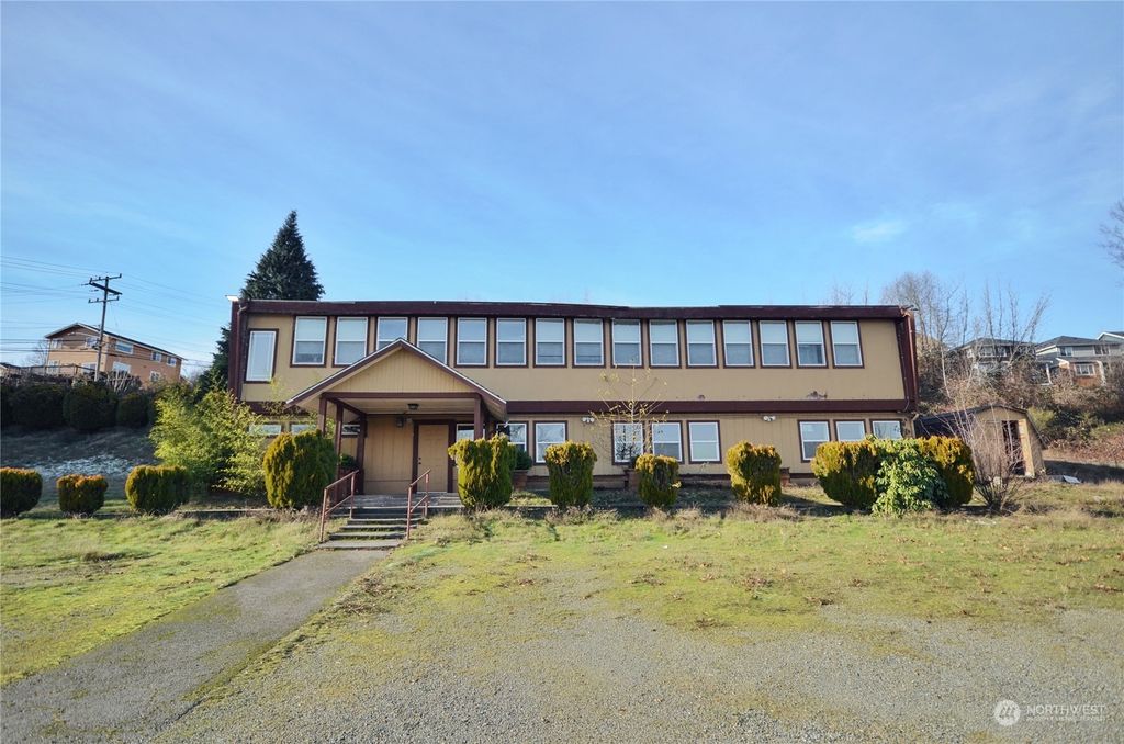 Photo of 2900 SW Myrtle Street, Seattle, WA 98126 (MLS # 2195144)