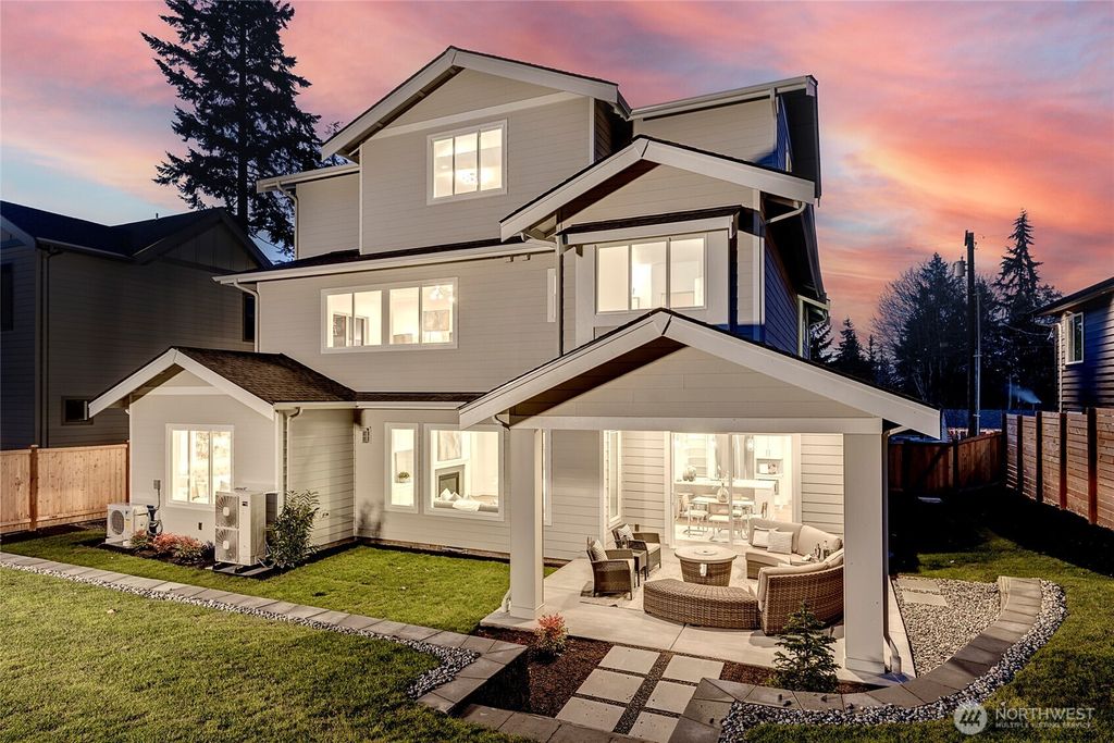 Photo of 15033 SE 44th Street, Bellevue, WA 98006 (MLS # 2451338)