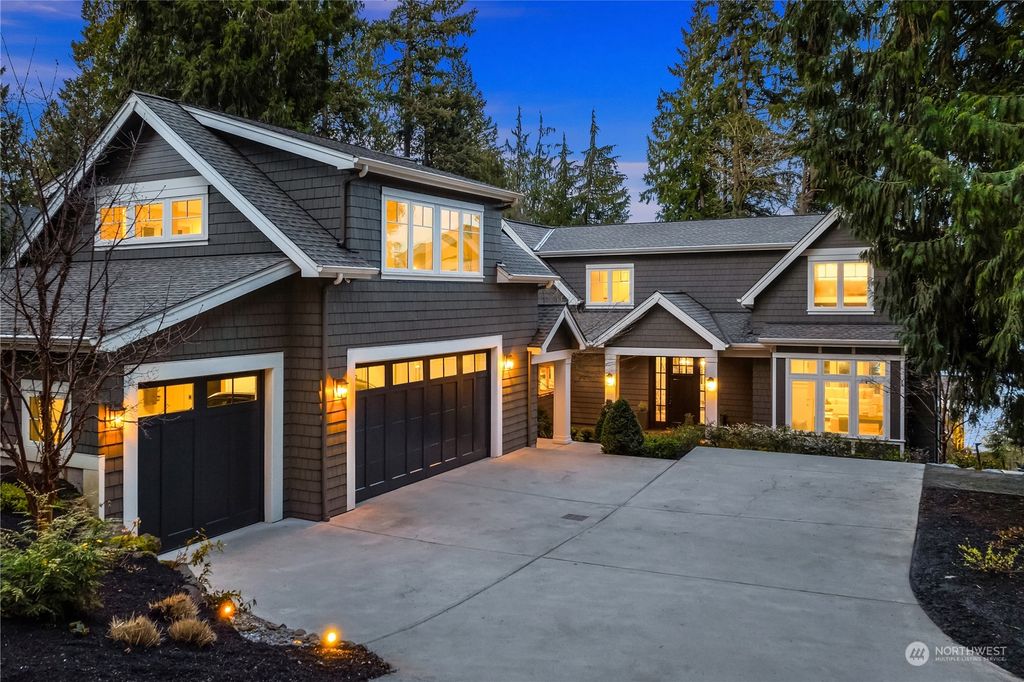 Photo of 3906 E Mercer Way, Mercer Island, WA 98040 (MLS # 2216123)