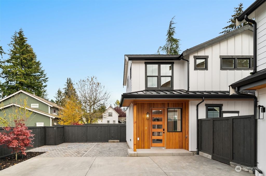 Photo of 7918 122nd Avenue NE, Kirkland, WA 98033 (MLS # 2309308)