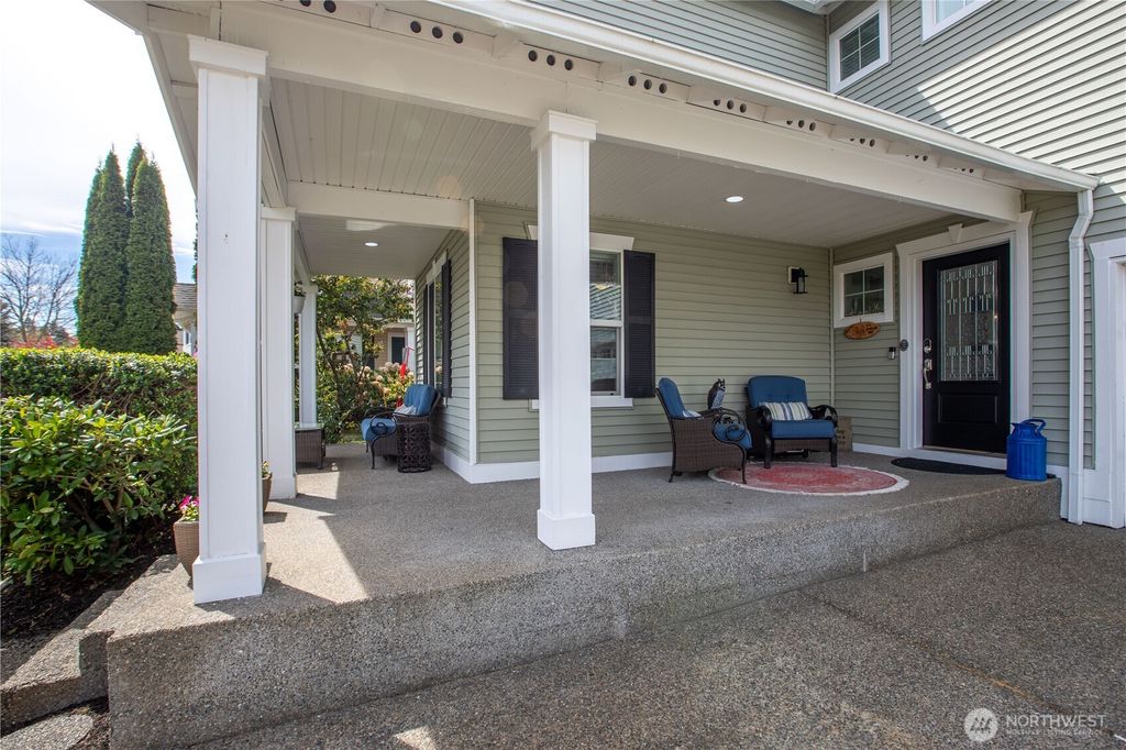 Photo of 1521 Sinclair Drive, Dupont, WA 98327 (MLS # 2512576)