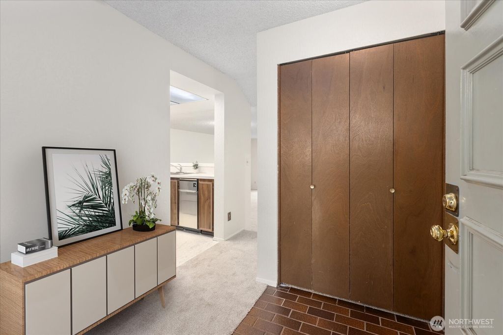 Photo of 22211 6th Avenue S #202, Des Moines, WA 98198 (MLS # 2344340)