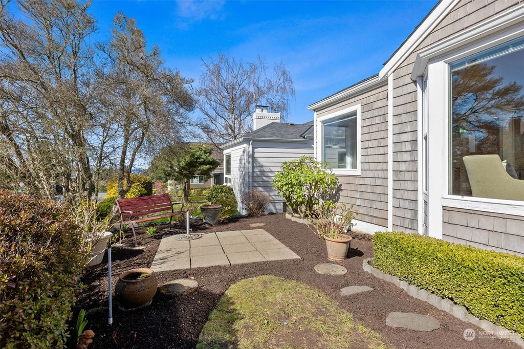 Photo of 4214 W Dravus Street, Seattle, WA 98199 (MLS # 2212928)