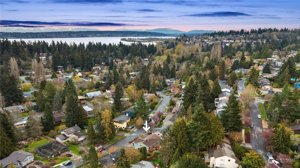 Photo of 9847 43rd Place NE, Seattle, WA 98115 (MLS # 2057318)