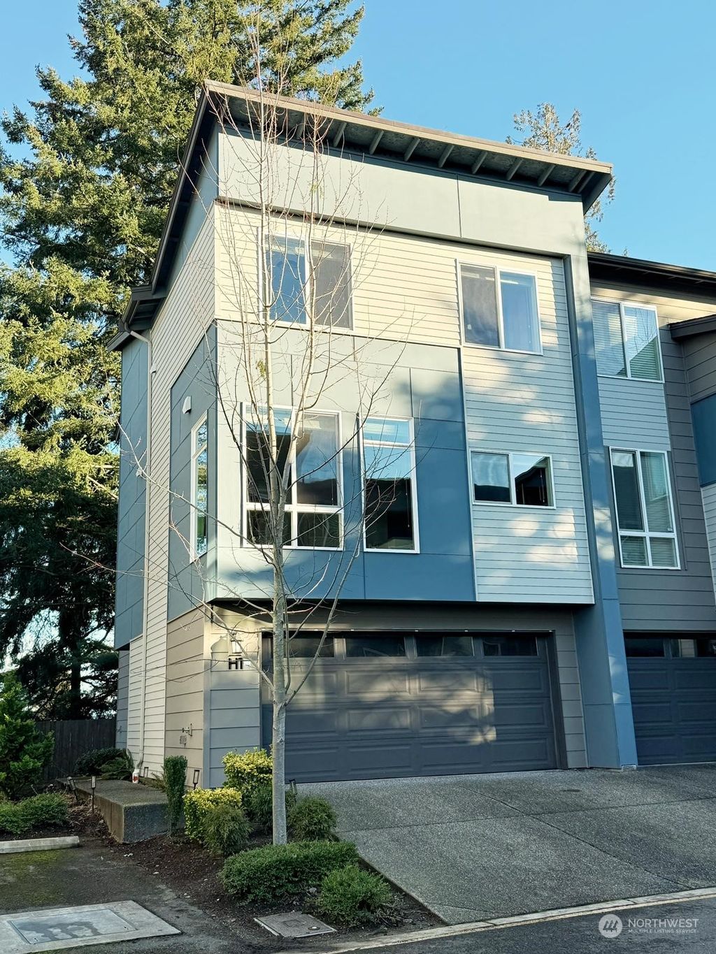 Photo of 16201 Meadow Road #H1, Lynnwood, WA 98087 (MLS # 2324906)