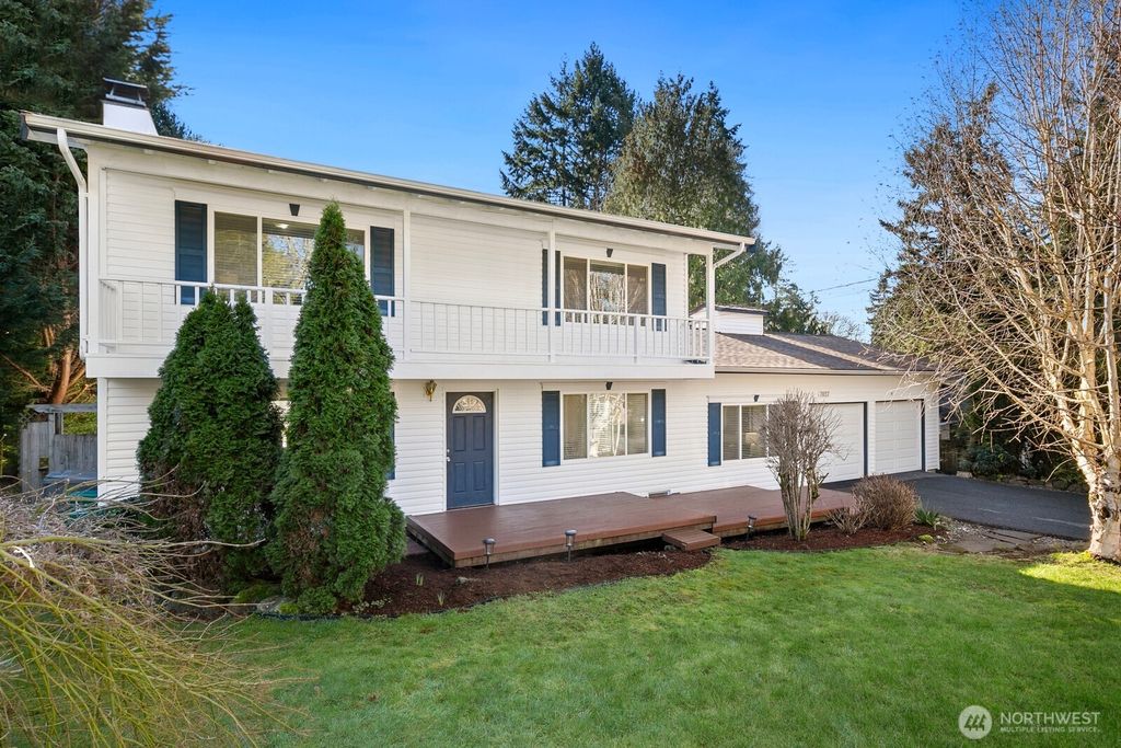 Photo of 7037 NE 137th Street, Kirkland, WA 98034 (MLS # 2479039)