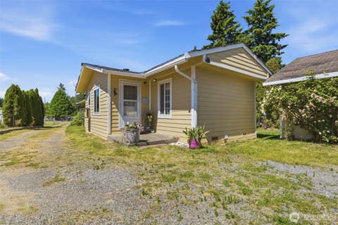 Photo of 8516 Pepperidge Lane SE, Yelm, WA 98597 (MLS # 2542820)