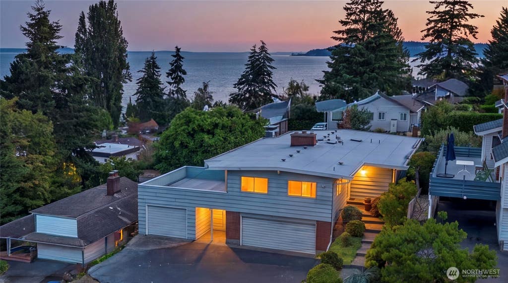 Photo of 3532 SW 171st Street, Burien, WA 98166 (MLS # 2542895)