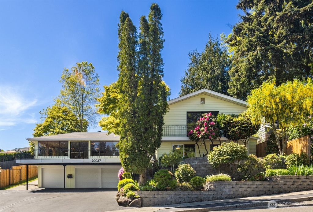 Photo of 20027 106th Avenue NE, Bothell, WA 98011 (MLS # 2514915)