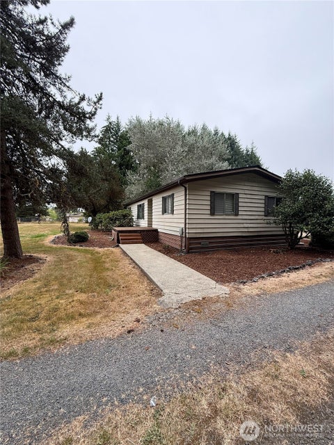 Photo of 559 Toledo Salmon Creek Road, Toledo, WA 98591 (MLS # 2568947)