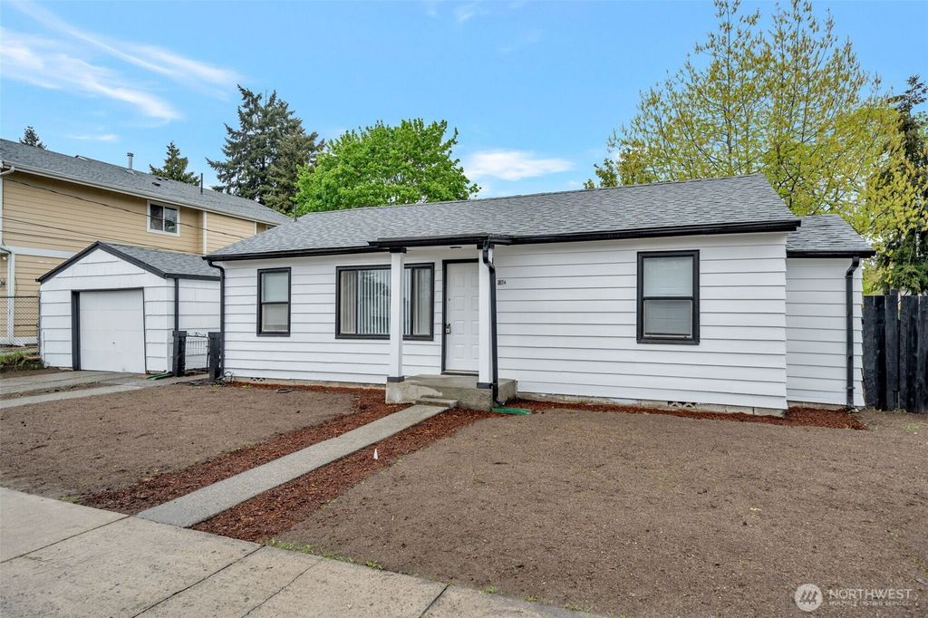 Photo of 904 B Street SE, Auburn, WA 98002 (MLS # 2512558)