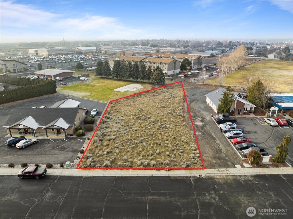 Photo of 1412 E Hunter Place, Moses Lake, WA 98837 (MLS # 2575108)