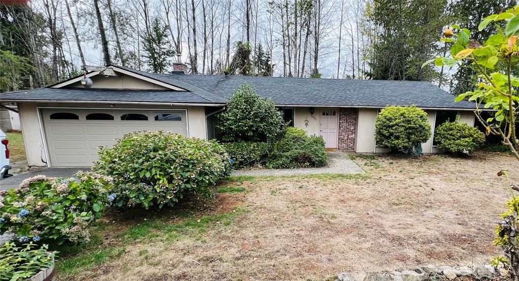 Photo of 2401 Field Avenue NE, Renton, WA 98059 (MLS # 2187498)