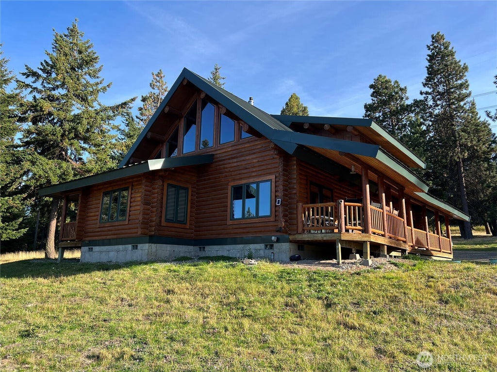 Photo of 2960 Upper Peoh Point Road, Cle Elum, WA 98922 (MLS # 2589650)