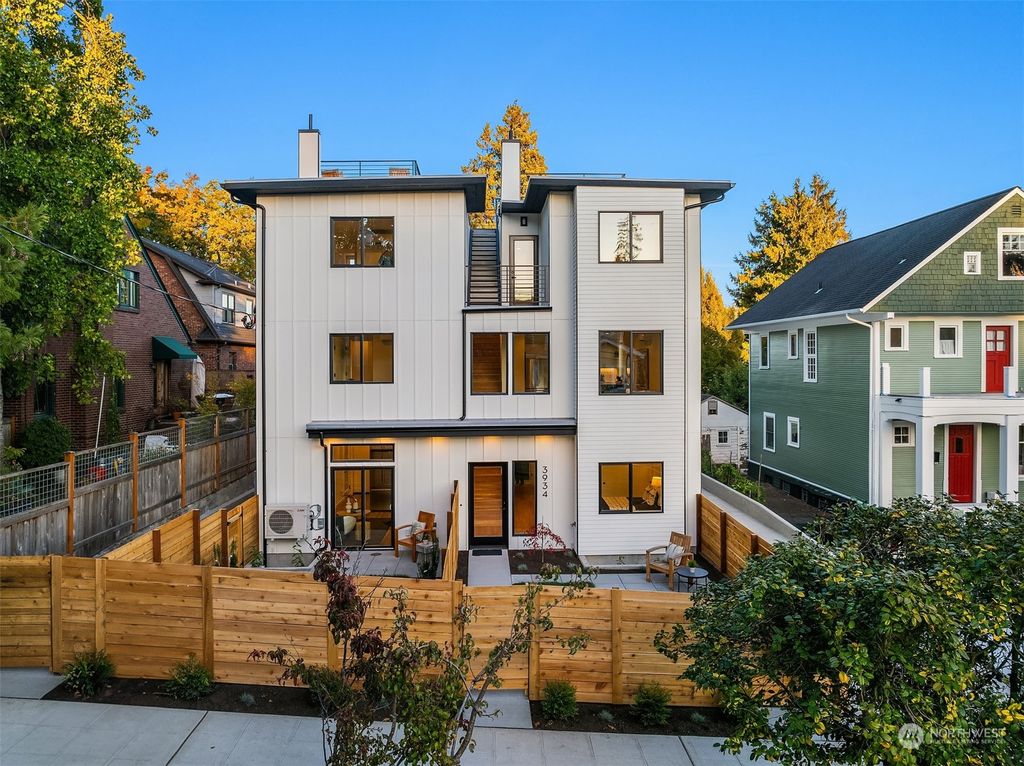 Photo of 3934 Corliss Avenue N #B, Seattle, WA 98103 (MLS # 2297583)