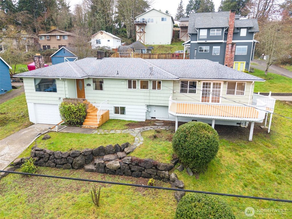 Photo of 1925 N Callow Avenue, Bremerton, WA 98312 (MLS # 2476362)