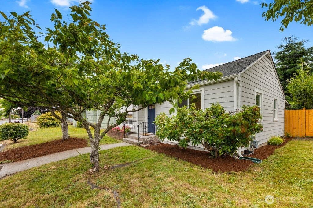 Photo of 7843 Yakima Avenue, Tacoma, WA 98408 (MLS # 2540183)