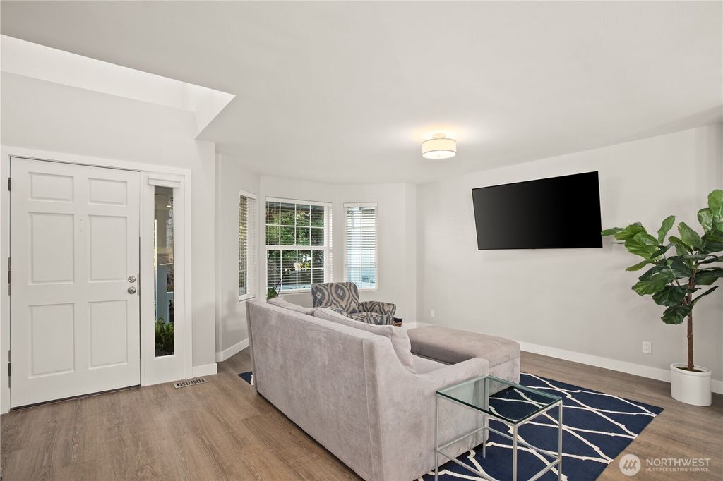 Photo of 12923 86th Avenue NE, Kirkland, WA 98034 (MLS # 2483343)