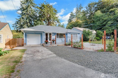 Photo of 1908 Eastside Street SE, Olympia, WA 98501 (MLS # 2585906)
