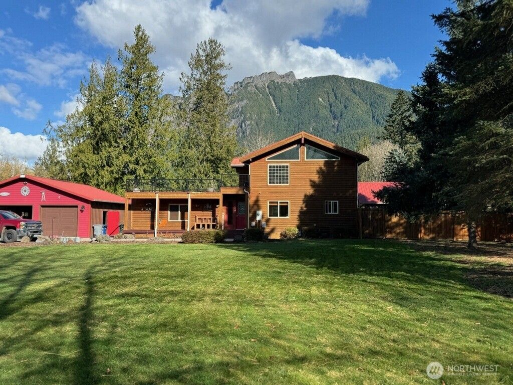 Photo of 424 Ogle Avenue NE, North Bend, WA 98045 (MLS # 2366882)