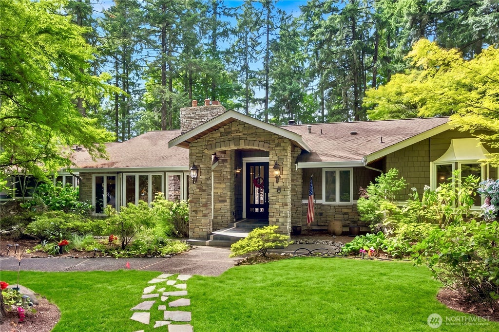 Photo of 2853 134th Ave NE AVE, Bellevue, WA 98005 (MLS # 2574611)