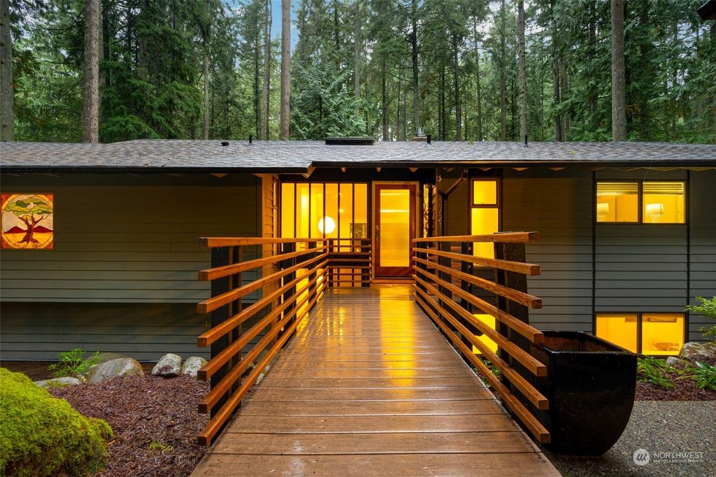 Photo of 3721 130th Avenue NE, Bellevue, WA 98005 (MLS # 2167158)